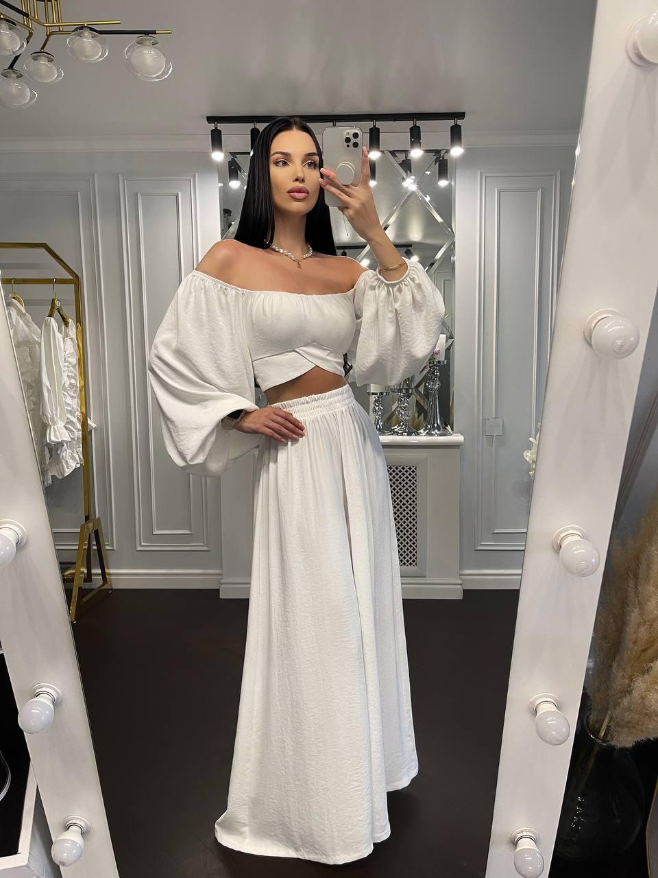 Стильний жіночий костюм Капсула топ з об'ємними рукавами та вільні брюки Df5576