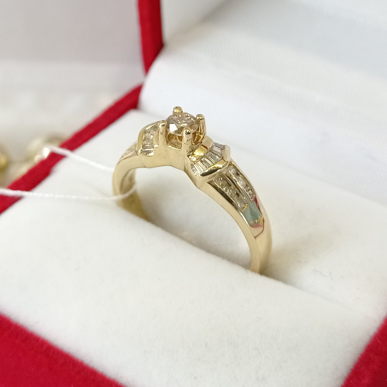 Золота каблучка з діамантами, фото 1