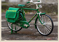 Модель городского ретро велосипеда с сумкой и насосом. масштаб 1:10
