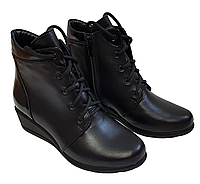 Ботинки женские кожаные на танкетке со шнуровкой черные