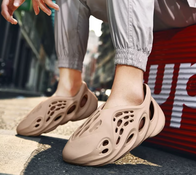 РОЗПРОДАЖ Кросівки Adidas Yeezy Foam Runner пісочні 40 розмір