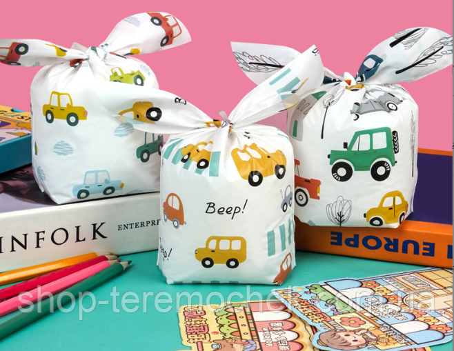 Пакети дитячі Машинки  транспорт поліетиленові з вушками, подарункові пакети з малюнком для солодощів 22х13 см 10 шт
