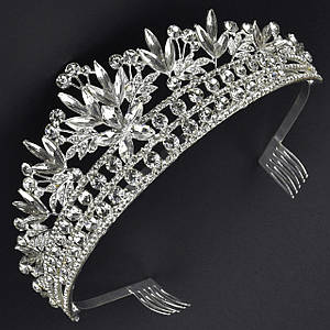 Корона діадема висота 6 см металева з гребінцями сріблястого кольору з квіточками з білими фіанітами
