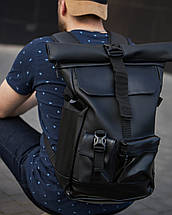 Стильний та практичний рюкзак ролтоп для ноутбука Rolltop для подорожей чорного кольору з екошкіри, фото 3