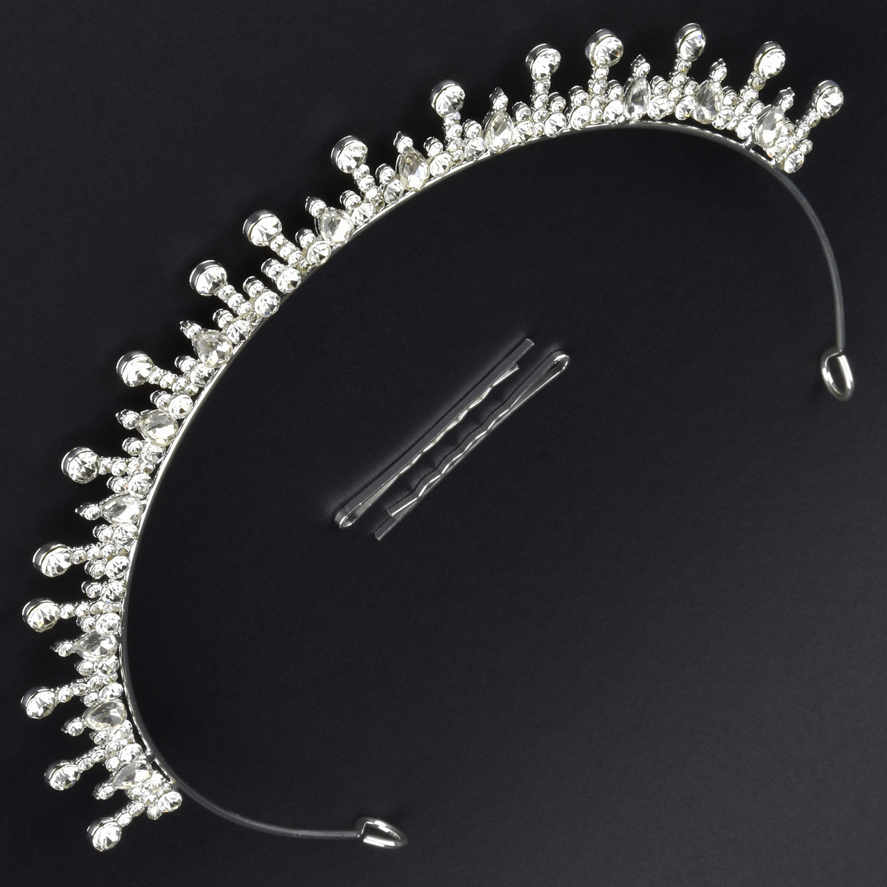Корона діадема висота 2 см ширина 16 см металева з двома невидимостями сріблястого кольору з фіанітами - фото 1 - id-p1884506040