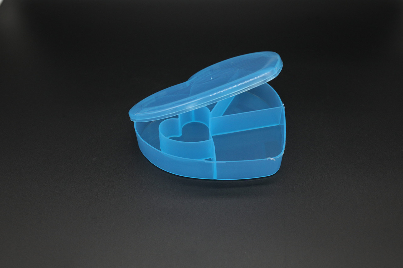 Органайзер пластиковий 5 відділень з відкидною кришкою 135х125х27 мм синій
