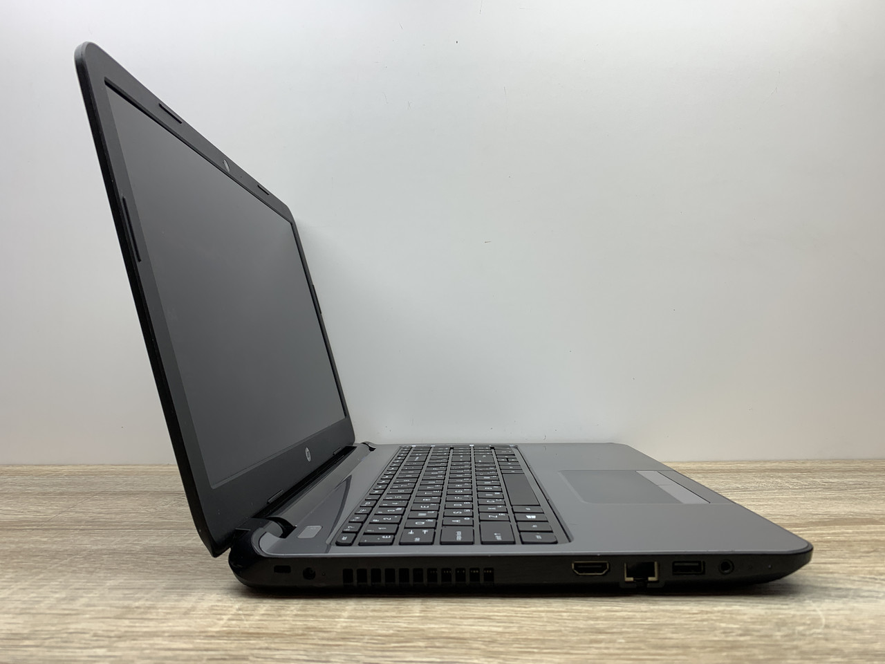 Ноутбук Б/У HP 15-h 15.6 HD TN/E1-2100 2(2)x1.00 GHz/HD8210/RAM 4GB/SSD 120GB/АКБ 32Wh/Сост. 8.6 А- - фото 6 - id-p1883027459