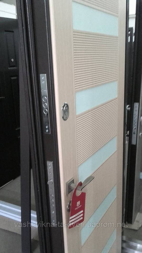 Двері вхідні броньовані металеві нові моделі 2020 року - фото 10 - id-p325299084