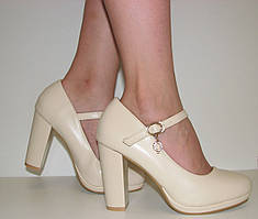 Зручні жіночі бежеві туфлі на середньому стійкому підборі з ремінцем розмір 40