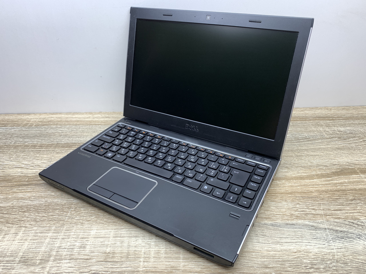 Ноутбук Б/В Dell Vostro 3350 13.3 HD TN/i3-2310M 2(4)x2.10 GHz/RAM 4GB/SSD 120GB/АКБ немає/Стан 8.5 B