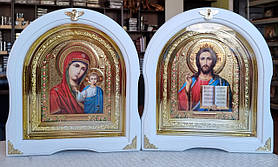 Ікона вінчальні Спаситель П.Б.Казанська у білому арочному кіоті, розмір кіота 28×25, 15*18( сюжети з квітами)