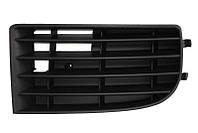 Решітка бампера Volkswagen Golf V 03-08 права без отворів для противотуманок 7402 992, 1K08536669B9