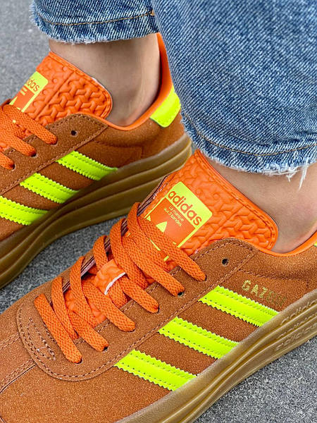 Adidas gazelle orange 2025