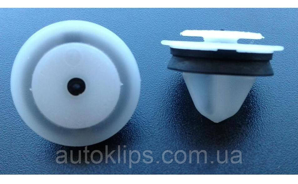 Кліпса кріплення молдингу над висувним механізмом бічних дверей VW T5 ОЕМ: 7H0843514