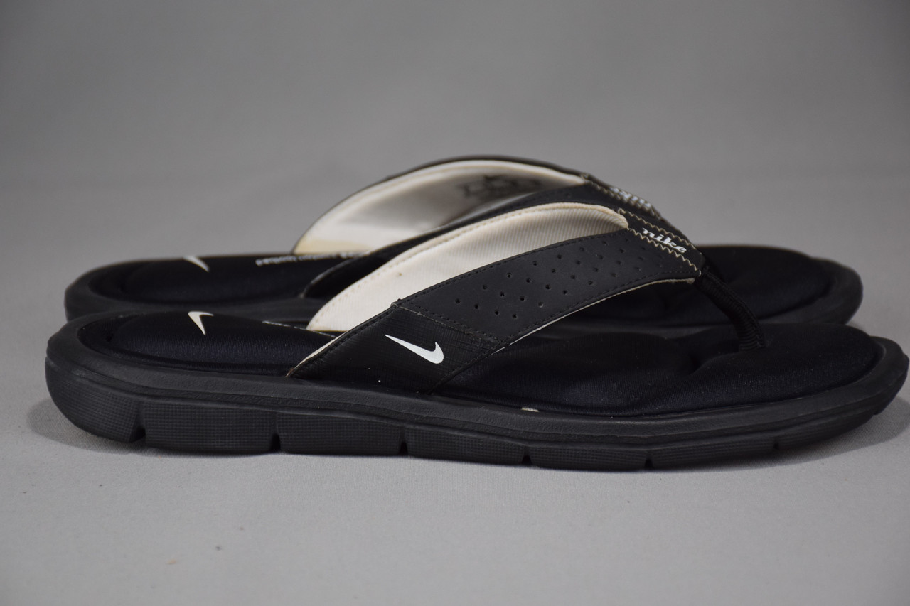 White nike comfort sales flip flops