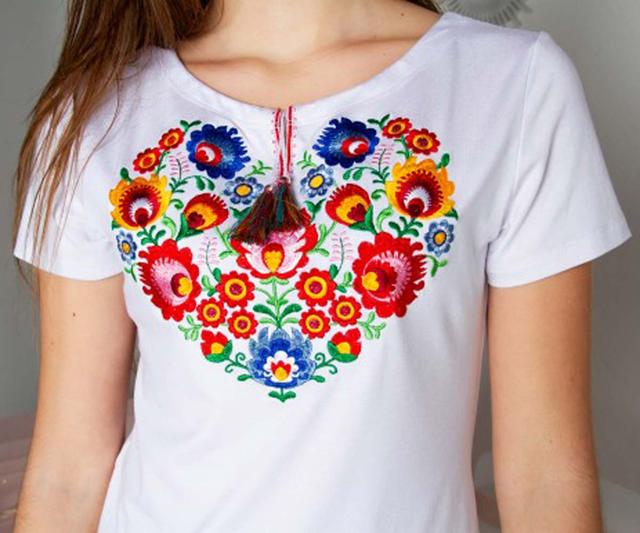 Футболка з вишивкою Семицвіт біла