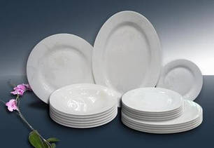 Посуд столовий для сервірування біла керамічна і порцелянова