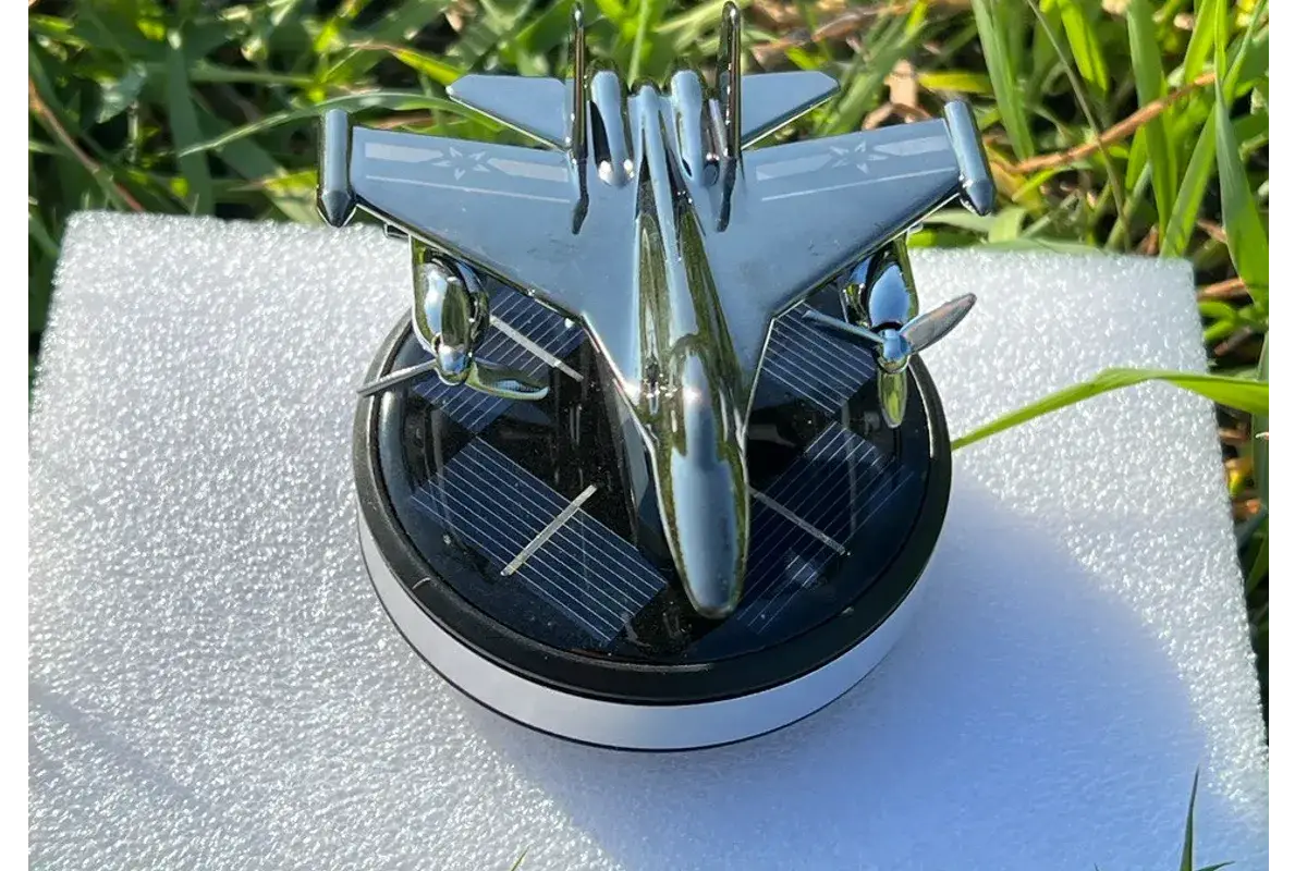 Пахучка в машину самолет истребитель на солнечной батарее в подарочной упаковке Автомобильный ароматизатор - фото 7 - id-p1885837954