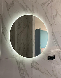 Кругле настінне дзеркало з LED-підсвіткою для ванної