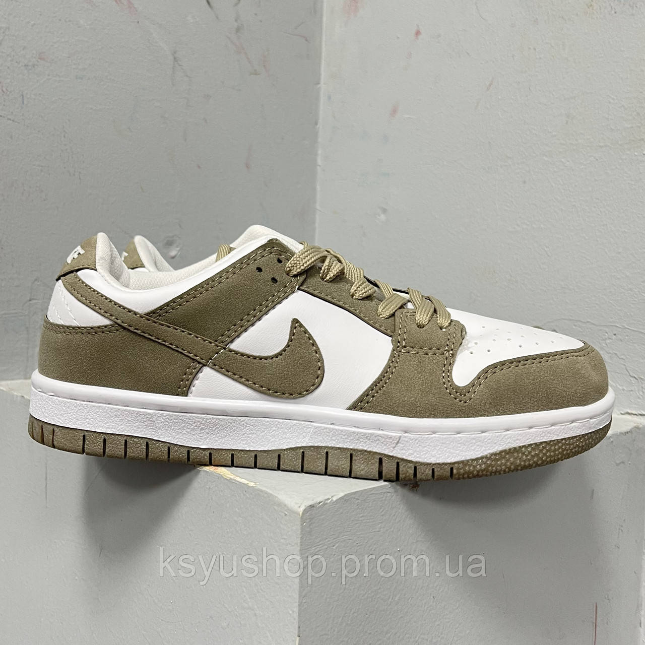 sb dunk low beige