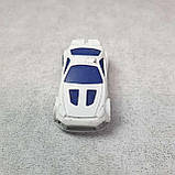 Іграшкова машинка техніка Б/У Hot Wheels White Car Made for McDonald's 2012, фото 2