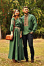 Парний комплект - чоловіча вишиванка глибокого зеленого відтінку та жіноча вишита сукня, фото 4