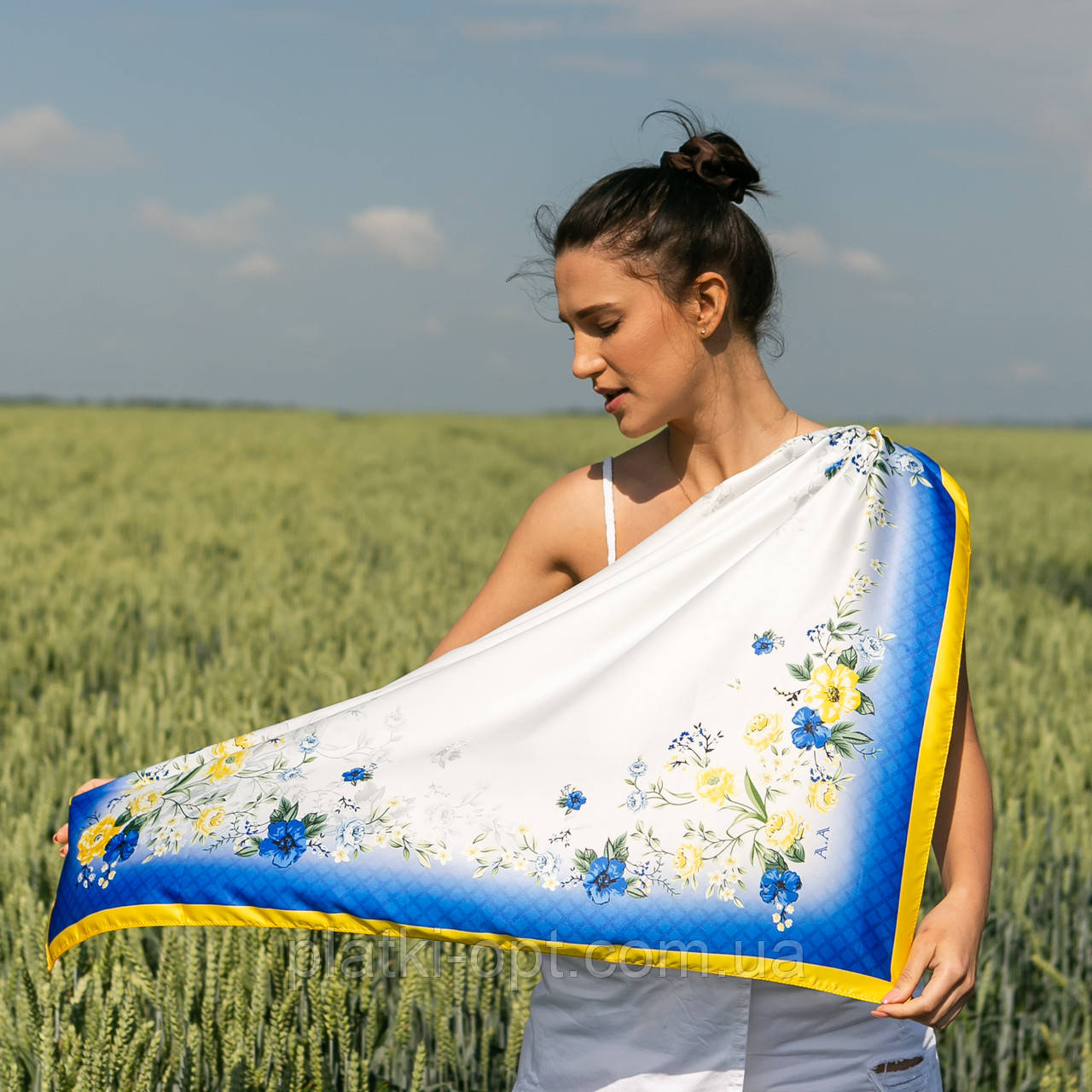 Хустка патріотична (атлас) 90х90 см.