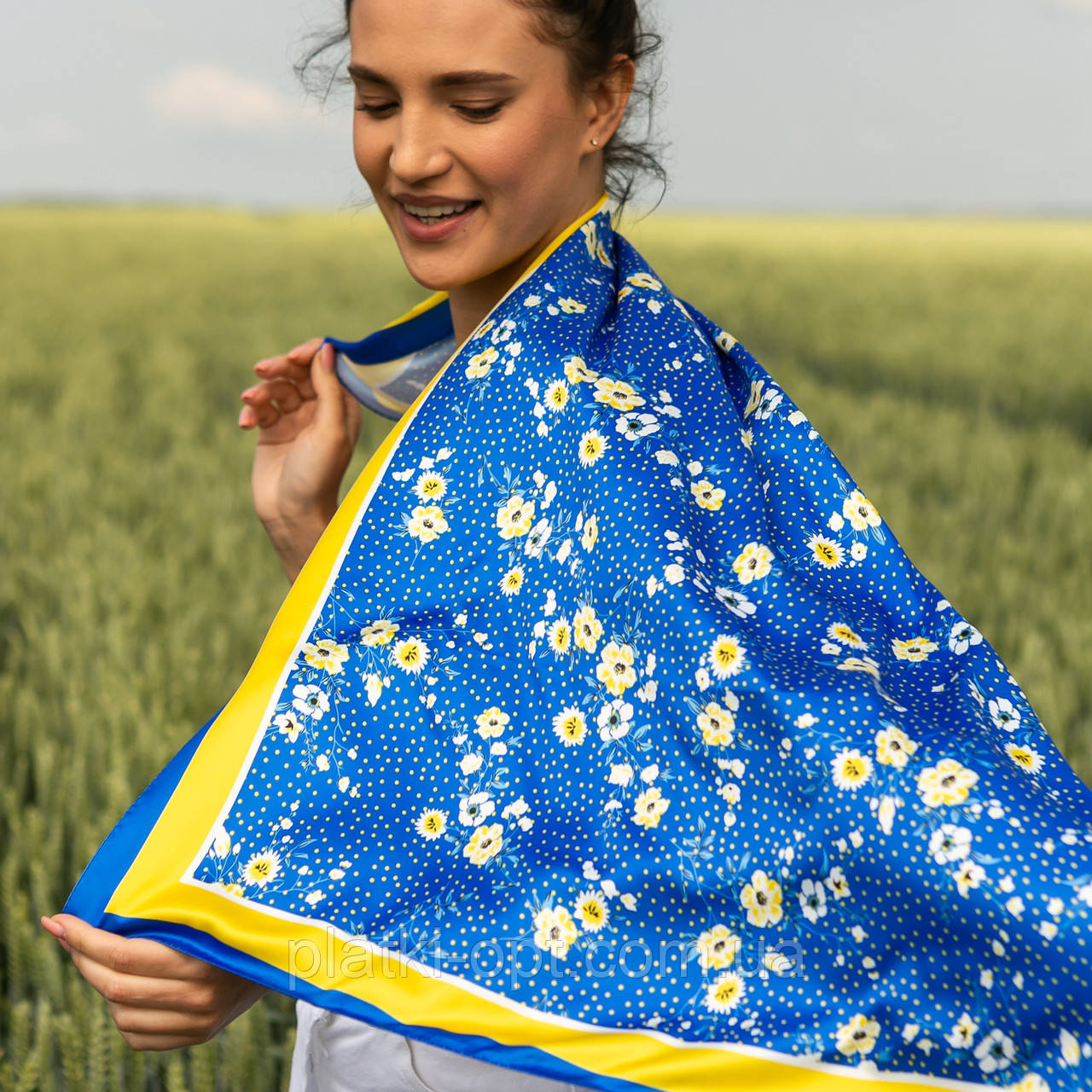 Хустка патріотична (атлас) 90х90 см.