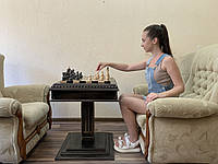 Шахматный стол "Black Stone" с двумя ящиками для хранения фигур и шахматы "Classic Deluxe". На низкой ноге