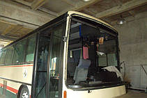 Изготовление и замена лобового стекла на автобусе Van Hool Alizee в Никополе (Украина) 5