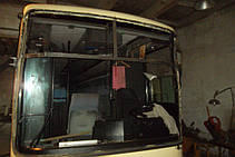 Изготовление и замена лобового стекла на автобусе Van Hool Alizee в Никополе (Украина) 7