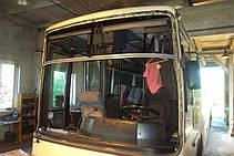 Изготовление и замена лобового стекла на автобусе Van Hool Alizee в Никополе (Украина) 11