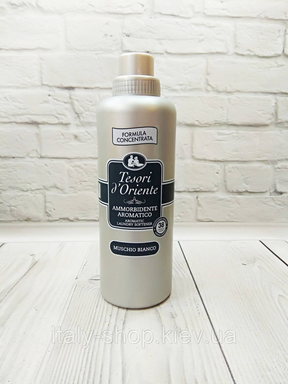 ПАРФУМОВАНИЙ ОПОЛІСКУВАЧ ДЛЯ БІЛИЗНИ Tesori d'oriente White Musk концентрат, 760 мл, 38 прань, фото 1