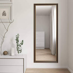 Дзеркало в Коричневій рамі