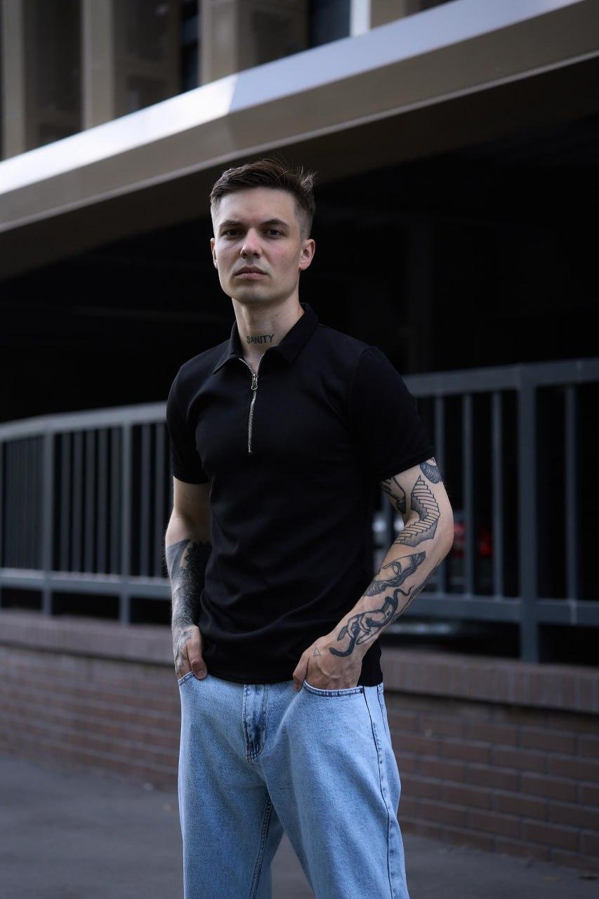 Чоловіча футболка поло з блискавкою на літо чорна Чоловіча теніска зі змійкою літня, фото 1