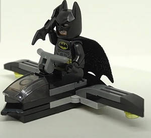 Scooter Lego Darvader Junto Com Batman Andando De Bicicleta Fotografia Editorial - Imagem de fundo, lambreta: 185334497