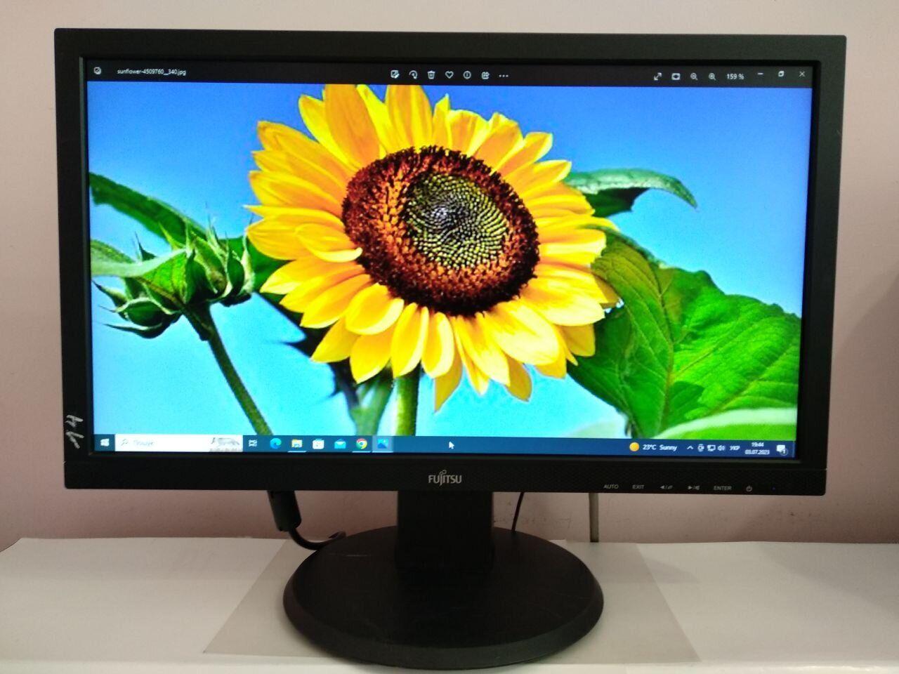 Б/в Монітор Б-клас Fujitsu E20T-7 | 19.5" (1600x900) TN | DVI, VGA, Audio | Вбудовані колонки ( 2W) | VESA 100x100