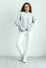 Костюм жіночий з оверсайз світшот і спортивні штани турецька тринитка колір Небесний із білим, фото 2
