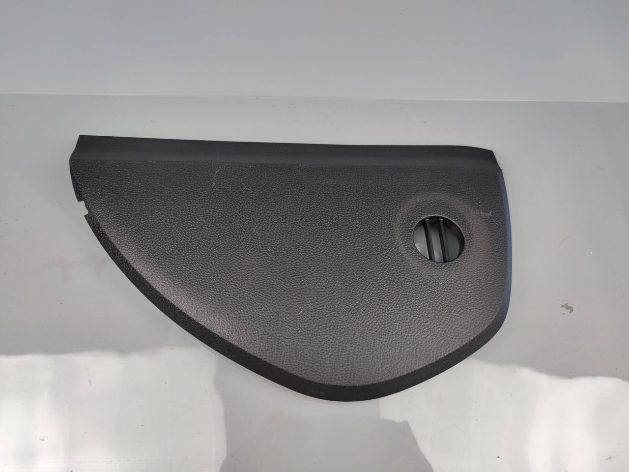 Накладка торпеди ліва Skoda Octavia A5  1Z0857503