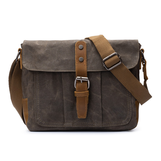 Фото чоловічої сумки через плече зеленого кольору хакі Фото чоловічої сумки через плече зеленого кольору хакі