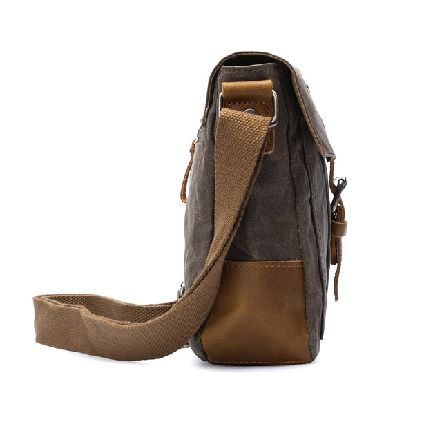 Фото чоловічої сумки через плече зеленого кольору хакі Фото чоловічої сумки через плече зеленого кольору хакі