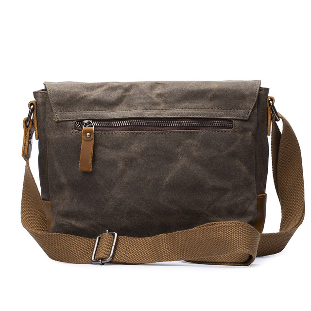 Фото чоловічої сумки через плече зеленого кольору хакі Фото чоловічої сумки через плече зеленого кольору хакі