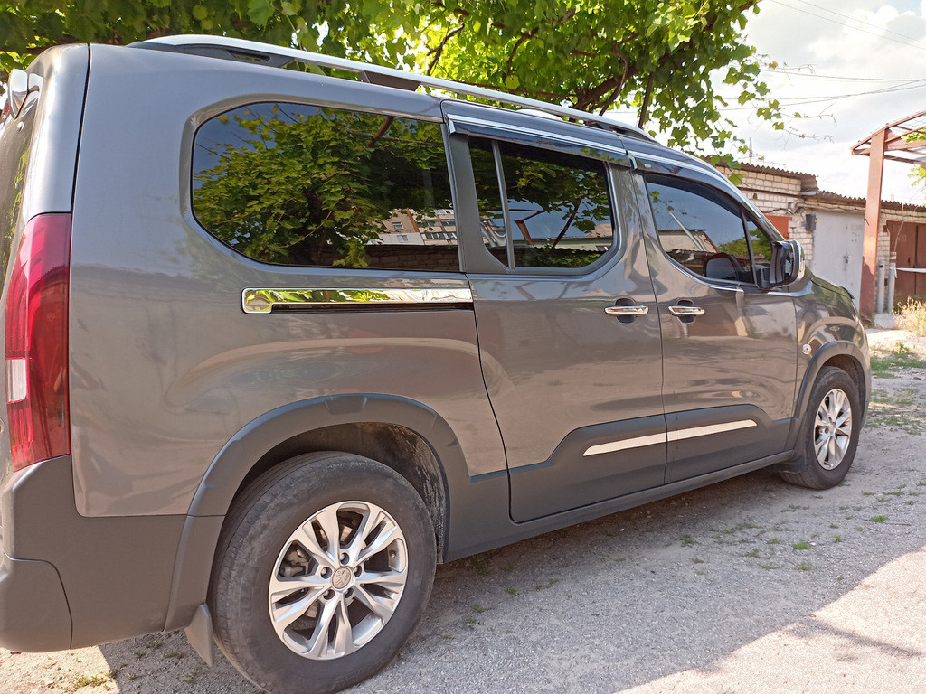 Молдинги здвіжної дверки (2 шт., нерж) для Peugeot Partner/Rifter 2019- рр