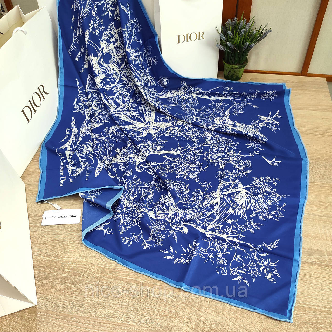 Хустка D.i.o.r шовкова з ручною підшивкою
