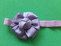Повязка для ребенка сиреневая - цветок 7см, размер универсальный (на резинке)