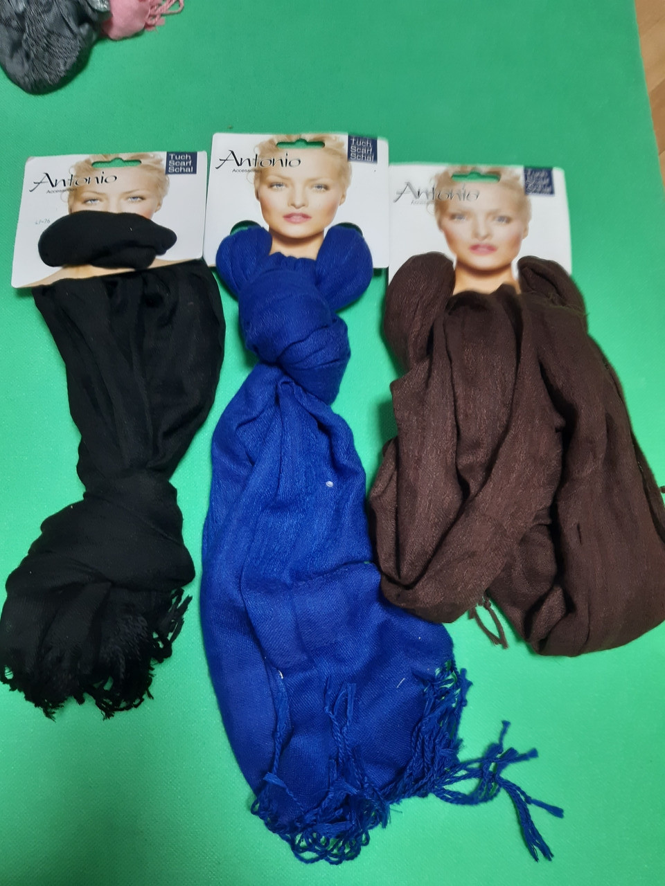 Шарфи жіночі набір з 3-х штук (коричневий, яскраво синій, чорний) - розмір шарфа приблизно 170*65см