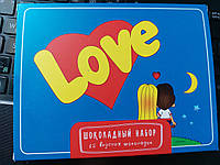 Подарочная упаковка Love is... размер 17*12,5см, коробка Б/У