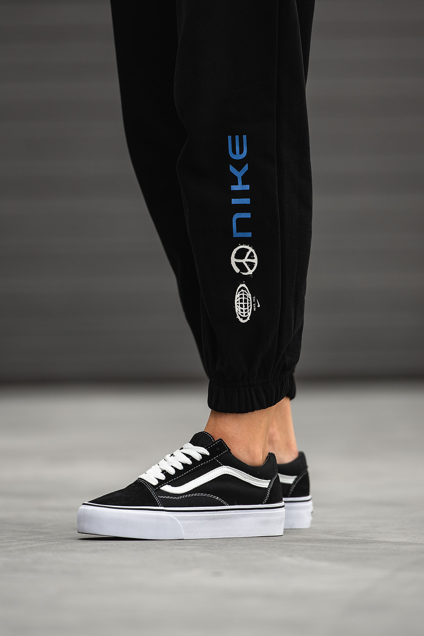 Стильне жіноче взуття Vans Classic Platform. Круті жіночі кеди Ванс на платформі.