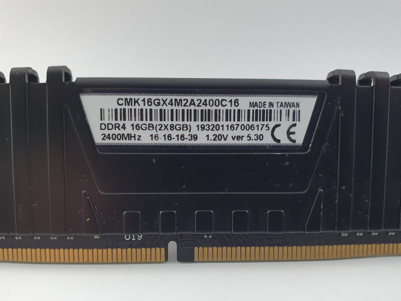 Corsair cmk16gx4m2a2400c16 discount