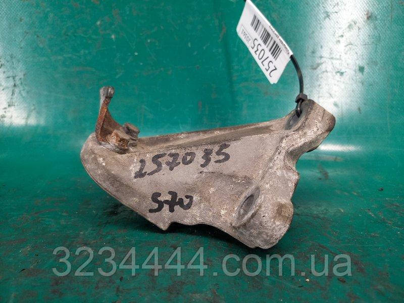 Кронштейн двигуна VOLVO S70 97-00 СЕДАН 2.5 1999 задн. (б/у), фото 1